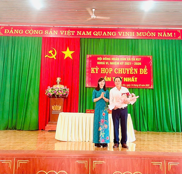 HĐND XÃ EAKLY TỔ CHỨC KỲ HỌP CHUYÊN ĐỀ LẦN THỨ NHẤT, BẦU BỔ SUNG CHỨC DANH CHỦ TỊCH UBND XÃ NHIỆM KỲ 2021 - 2026