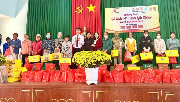 KẾT QUẢ HOẠT ĐỘNG "TẾT NHÂN ÁI - XUÂN YÊU THƯƠNG" XÃ EAKLY TRƯỚC DỊP TẾT NGUYÊN ĐÁN ẤT TỴ 2025