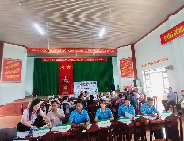 HỘI LHPN XÃ EA KLY ĐẨY MẠNH CÔNG TÁC PHỐI HỢP VỚI NGÂN HÀNG CHÍNH SÁCH XÃ HỘI.