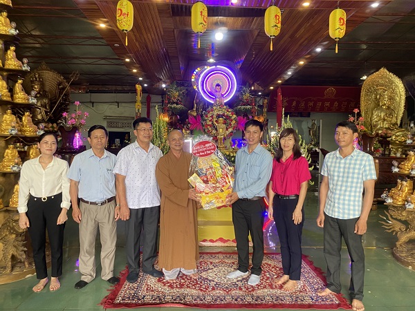 LÃNH ĐẠO ĐẢNG ỦY - HĐND - UBND - UBMTTQ VÀ CÁC ĐOÀN THỂ CỦA XÃ EAKLY TỔ CHỨC THĂM, TẶNG QUÀ CÁC CƠ SỞ TÔN GIÁO NHÂN DỊP ĐẠI LỄ PHẬT ĐẢN PL.2567 - DL.2023.
