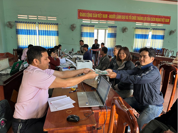 NGÂN HÀNG CHÍNH SÁCH XÃ HỘI KRÔNG PẮC TỔ CHỨC GIAO DỊCH TẠI ĐIỂM GIAO DỊCH KRÔNG BUK