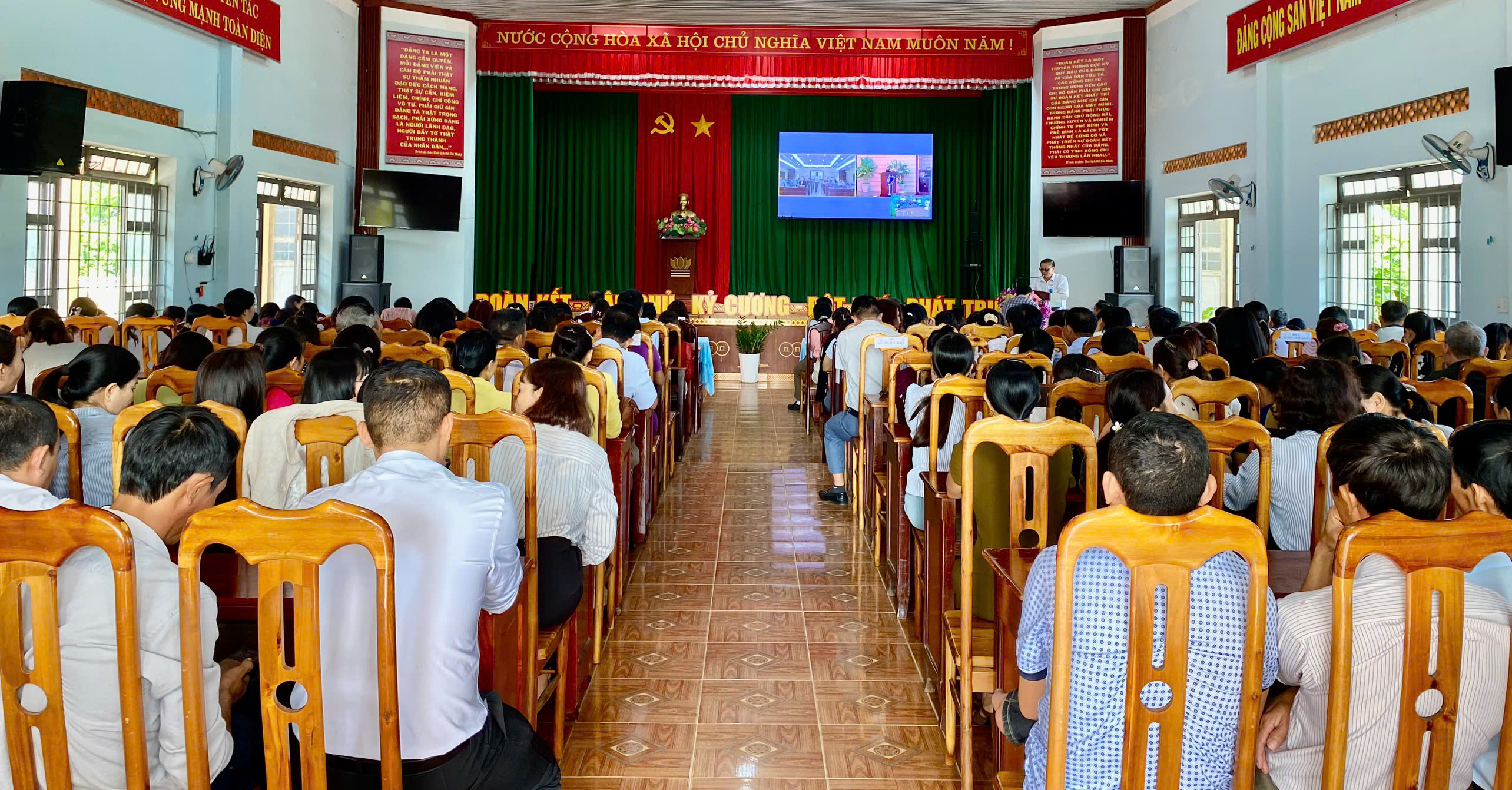 Xã Ea Kly tham dự hội nghị bồi dưỡng, tập huấn lý luận chính trị hè năm 2026