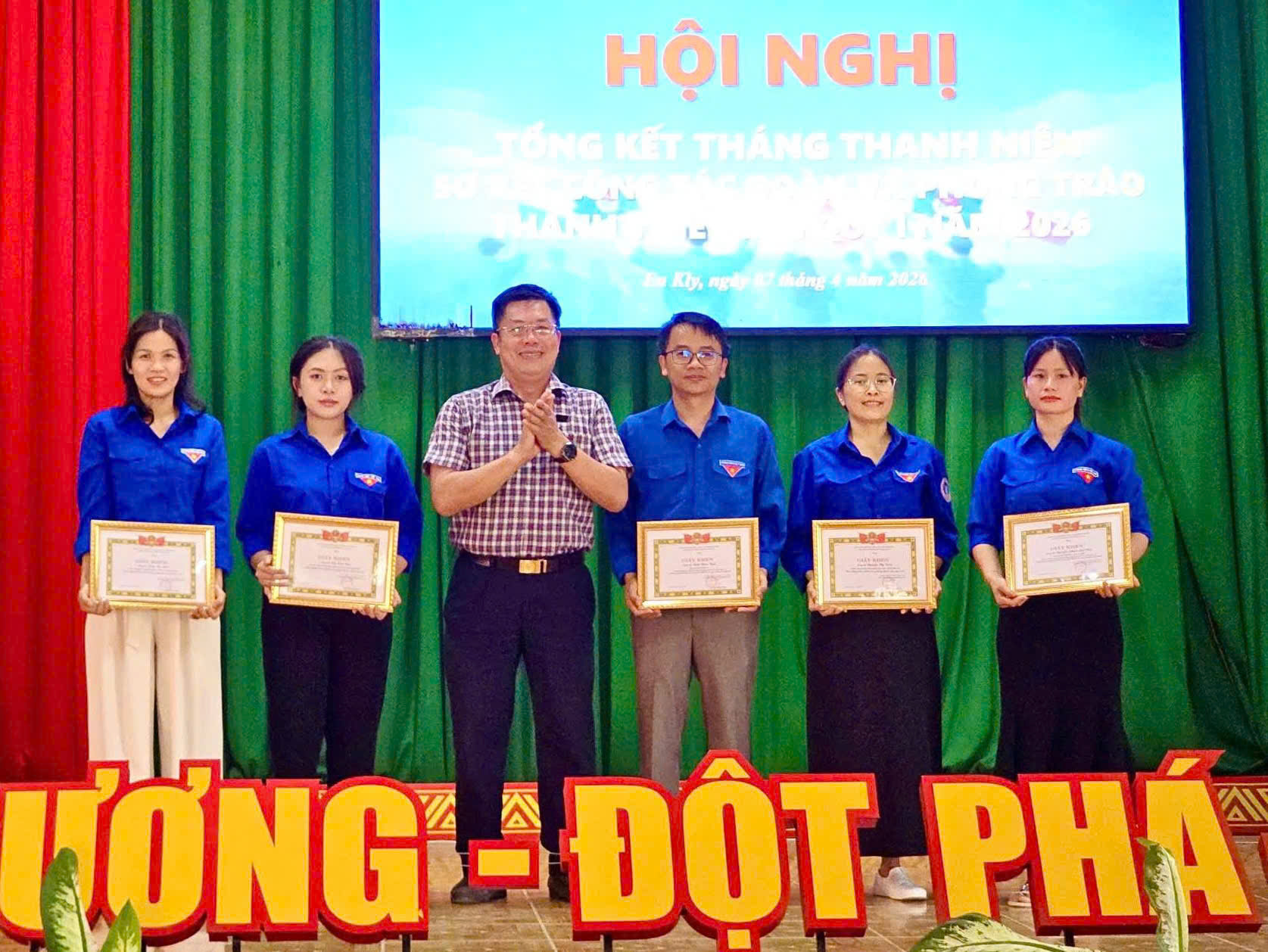 z7703752393146-cf42a41632184646e42557c137b8a60b