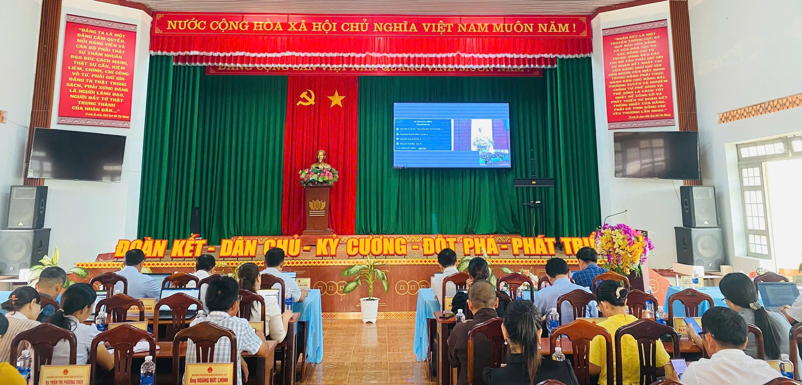 z7727994209950-f781f10b85ce3f553837eae35b4eca2a